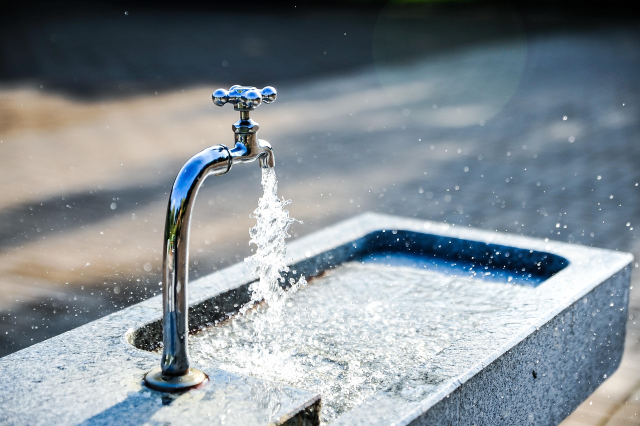 tap flowing water